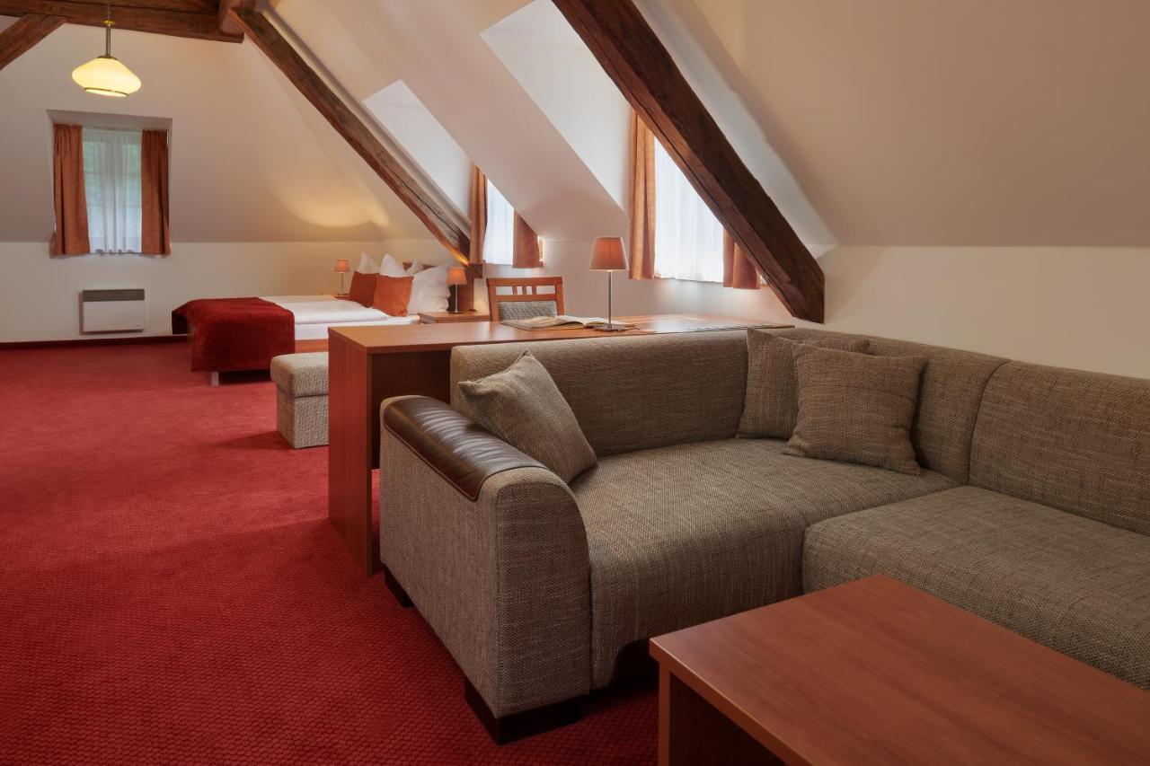 Hotel Singer Ludvíkov Екстериор снимка